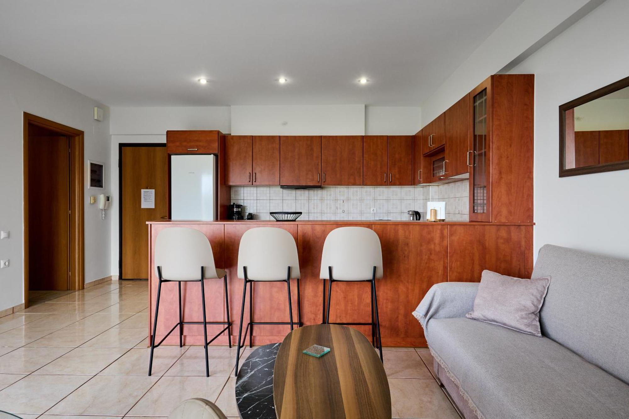 Apartment - Heart Of With 2 Minute Walk To The Chios Town